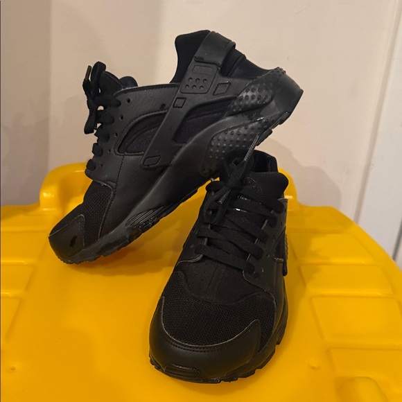Nike Air Huarache Run - 7Y - Picture 2 of 6